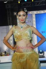 at Glam fashion show by All India Gems and Jewellery Trade Federation in Grand Hyatt, Mumbai on 8th Aug 2011 (76).JPG